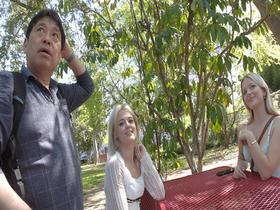 ロスの大学に潜入してナンパしたLAガールズに高収入バイトの依頼　ニコール（21）＆ジル（20）　サンプル画像05